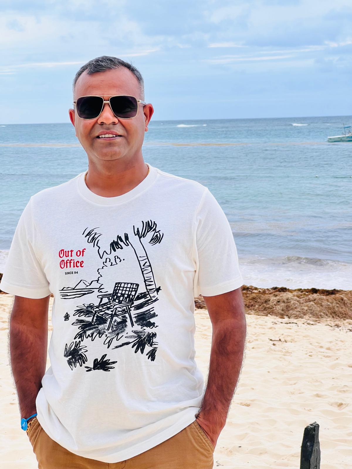 Mahendra Jangir travelling with his family